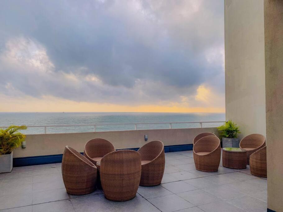Masa Beach Front Apartment Uswetakeiyawa Ja-Ela Exterior photo