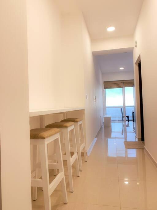 Masa Beach Front Apartment Uswetakeiyawa Ja-Ela Exterior photo