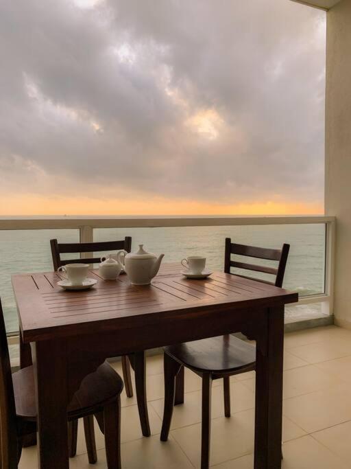 Masa Beach Front Apartment Uswetakeiyawa Ja-Ela Exterior photo