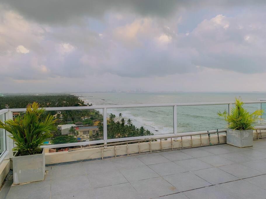 Masa Beach Front Apartment Uswetakeiyawa Ja-Ela Exterior photo