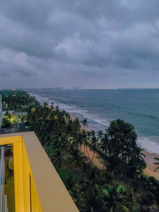 Masa Beach Front Apartment Uswetakeiyawa Ja-Ela Exterior photo