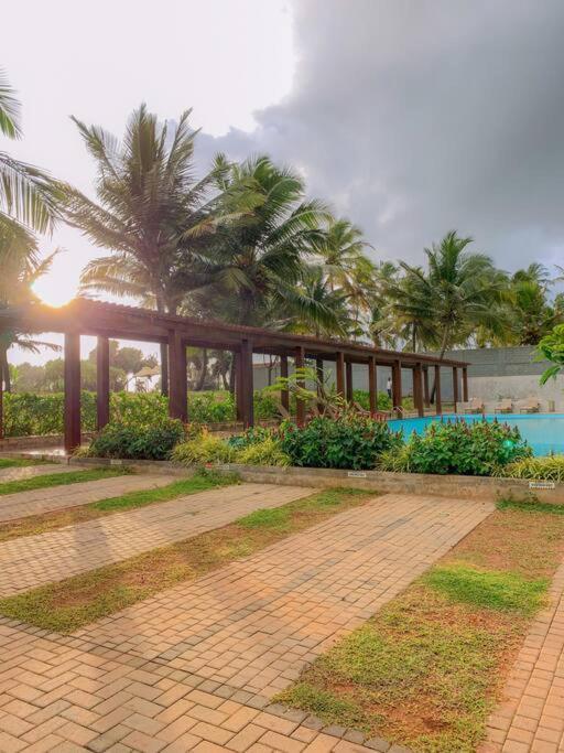 Masa Beach Front Apartment Uswetakeiyawa Ja-Ela Exterior photo