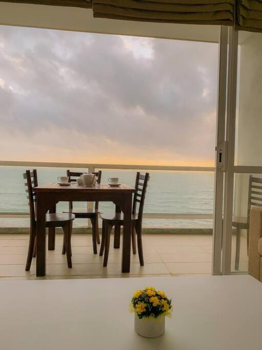 Masa Beach Front Apartment Uswetakeiyawa Ja-Ela Exterior photo